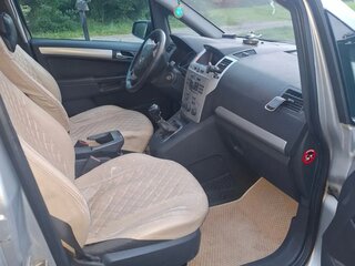 2012 Opel Zafira B Рестайлинг, серебристый, 530000 рублей, вид 4