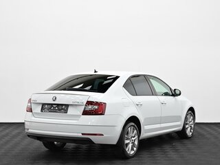 2019 Skoda Octavia III (A7) Рестайлинг, белый, 1715000 рублей, вид 2