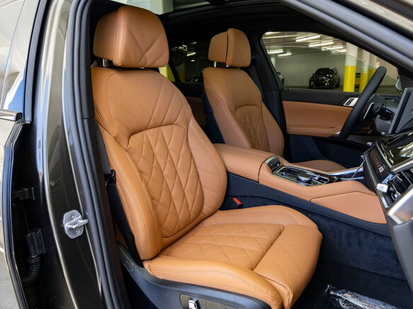 2026 BMW X6 40i III (G06) Рестайлинг, серебристый - вид 15