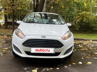 2015 Ford Fiesta Mk6 Рестайлинг, белый, 850000 рублей, вид 2