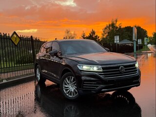 2019 Volkswagen Touareg III, чёрный, 3900000 рублей, вид 1