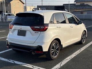 2023 Honda Fit RS IV Рестайлинг, белый, 970000 рублей, вид 3