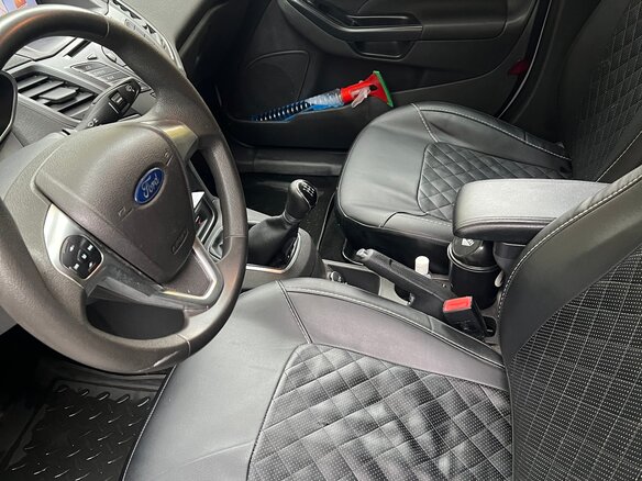 2015 Ford Fiesta Mk6 Рестайлинг, белый, 850000 рублей - вид 8