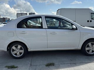2011 Chevrolet Aveo I Рестайлинг, белый, 550000 рублей, вид 4