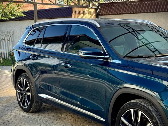 2023 Geely Monjaro I, зелёный, 2825000 рублей - вид 2