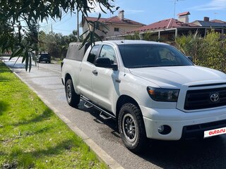 2011 Toyota Tundra CrewMax II, белый, 3950000 рублей, вид 2