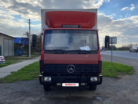 1988 Mercedes-Benz 814, красный, 950000 рублей, вид 2