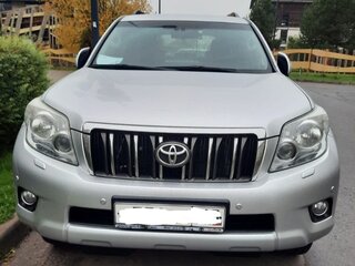 2013 Toyota Land Cruiser Prado 150 Series Рестайлинг 1, серебристый, 2985000 рублей, вид 1