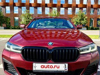2021 BMW 5 серии Long 530Li xDrive VII (G30/G31/G38) Рестайлинг, красный, 5700000 рублей, вид 4
