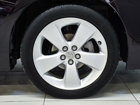 2013 Toyota Prius III Рестайлинг (XW30), фиолетовый - вид 8