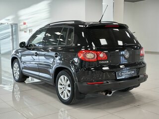 2009 Volkswagen Tiguan I, чёрный, 910000 рублей, вид 4