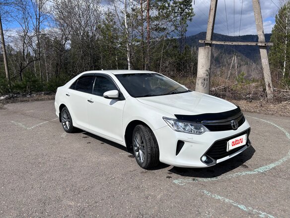 2015 Toyota Camry VII (XV50) Рестайлинг, белый - вид 2