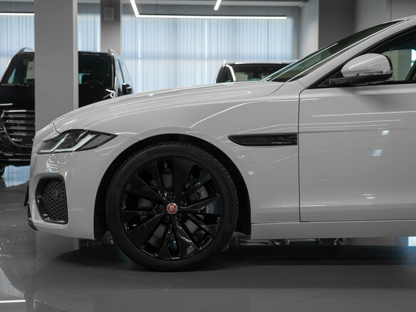 2021 Jaguar XF, белый - вид 23