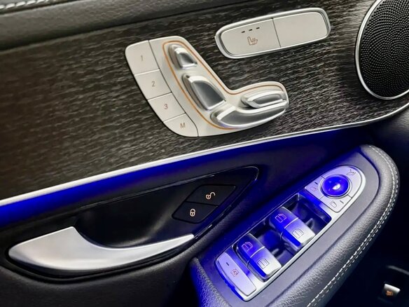 2022 Mercedes-Benz GLC 300 I (X253) Рестайлинг, красный, 4900000 рублей - вид 11