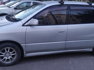 1998 Toyota Ipsum I (M10), серебристый, 320000 рублей, вид 4