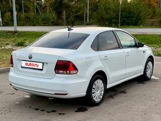2018 Volkswagen Polo V Рестайлинг, белый, 900000 рублей, вид 4