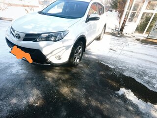 2015 Toyota RAV4 IV (XA40), белый, 1750000 рублей, вид 1