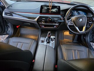 2017 BMW 5 серии 520d VII (G30/G31/G38), серый, 2200000 рублей, вид 4