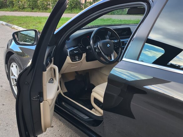 2018 BMW 5 серии 520i VII (G30/G31/G38), коричневый, 2850000 рублей - вид 8
