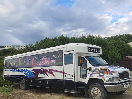 2006 GMC TopKick C5500, белый, 13500000 рублей, вид 1
