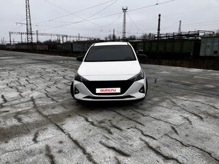 2022 Hyundai Solaris II Рестайлинг, белый, 1710000 рублей, вид 4