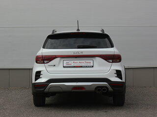 2022 Kia Rio X IV Рестайлинг, белый, 1777000 рублей, вид 4