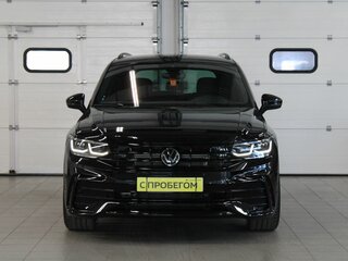 2021 Volkswagen Tiguan II Рестайлинг, чёрный, 5700000 рублей, вид 2