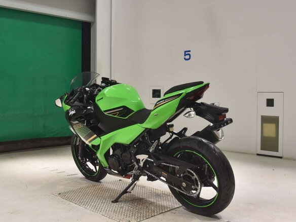 2019 Kawasaki Ninja 400, зелёный, 677000 рублей - вид 5