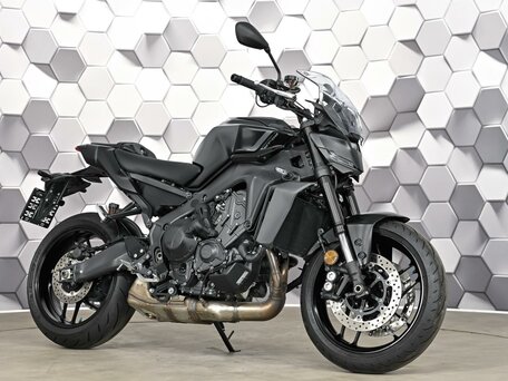 2024 Yamaha MT-09 (FZ-09), чёрный, 1179000 рублей, вид 1
