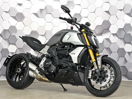 2019 Ducati Diavel 1260 S, серый, 1669000 рублей, вид 1