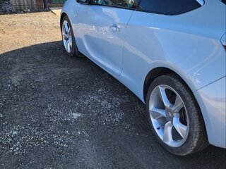 2012 Opel Astra GTC J Рестайлинг, серебристый, 700000 рублей, вид 2