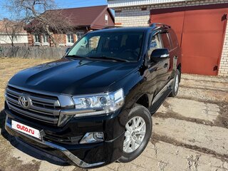 2016 Toyota Land Cruiser 200 Series Рестайлинг 2, чёрный, 4800000 рублей, вид 3