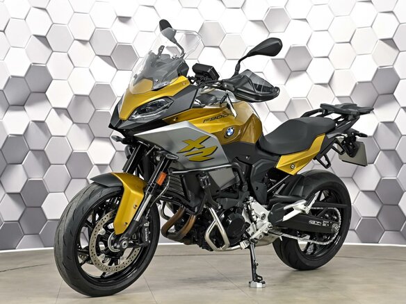 2020 BMW F 900 XR, золотистый, 999000 рублей - вид 1