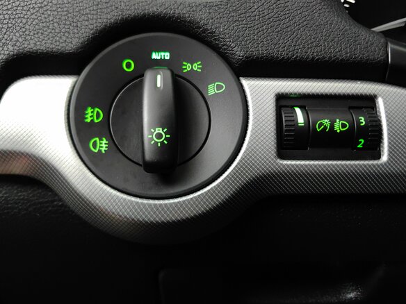 2011 Skoda Octavia II (A5) Рестайлинг, белый - вид 21