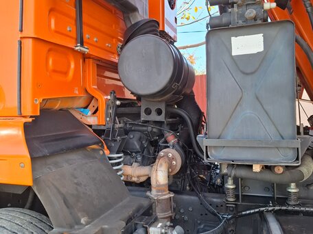 2013 КамАЗ 6520, оранжевый, 2700000 рублей, вид 4