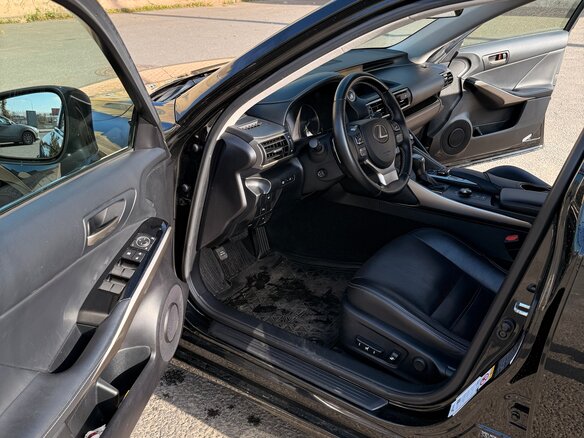 2018 Lexus IS 300 III Рестайлинг, чёрный, 3050000 рублей - вид 9