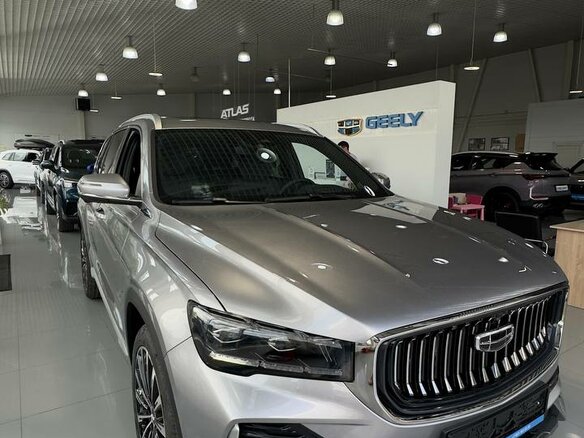 2026 Geely Monjaro I, серебристый, 4954990 рублей