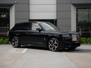 2025 Rolls-Royce Cullinan Black Badge I Рестайлинг (Series II), чёрный, 74500000 рублей, вид 1