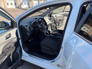 2014 Chevrolet Aveo II, белый, 650000 рублей, вид 5