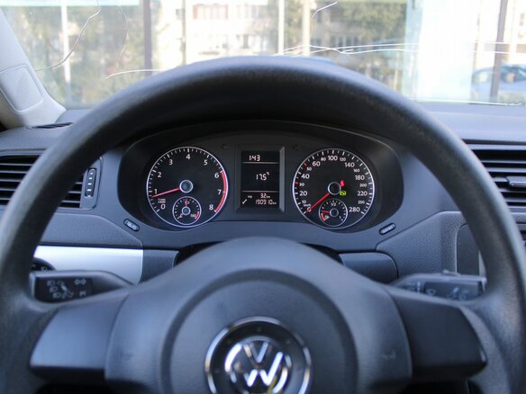 2013 Volkswagen Jetta VI, белый, 870000 рублей - вид 13