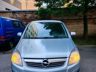 2011 Opel Zafira B Рестайлинг, серебристый, 570000 рублей, вид 2