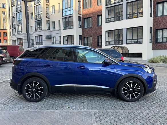 2017 Peugeot 3008 II, синий, 1375000 рублей - вид 3