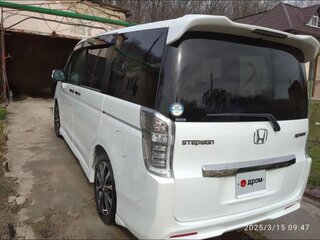2013 Honda Stepwgn Spada IV Рестайлинг, белый, 1800000 рублей, вид 4