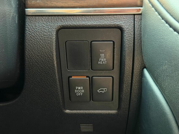 2015 Toyota Land Cruiser 200 Series Рестайлинг 2, чёрный, 4599000 рублей - вид 31