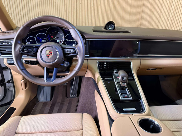 2023 Porsche Panamera 4S E-Hybrid Sport Turismo II Рестайлинг, белый - вид 7