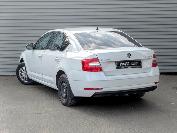 2020 Skoda Octavia III (A7) Рестайлинг, белый, 1775000 рублей - вид 6