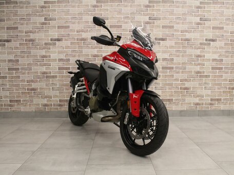 2022 Ducati Multistrada V4, красный, 2256000 рублей, вид 3