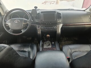 2011 Toyota Land Cruiser 200 Series, серый, 3100000 рублей, вид 5