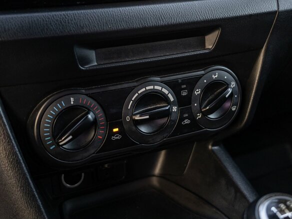 2013 Mazda 3 III (BM), белый, 845000 рублей - вид 21