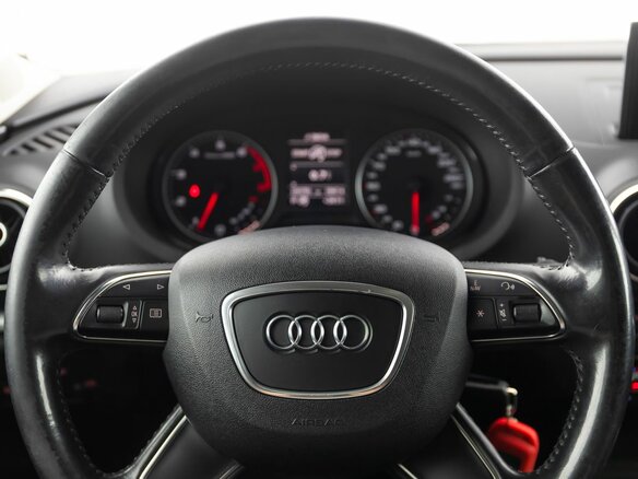 2013 Audi A3 III (8V), красный - вид 11